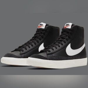 Nike Blazer Mid 77 Vintage Black Sail BQ6806-002
Men’s Size 7
Women’s Size 8.5
